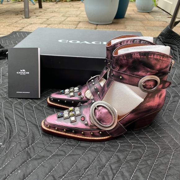 New in Box Coach Cut Out Western Creeper Bootie - Picture 2 of 8